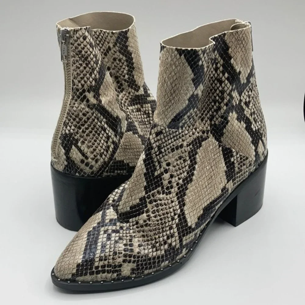 Treasure and Bond Snakeskin Zip Up Booties.  SZ 7.5